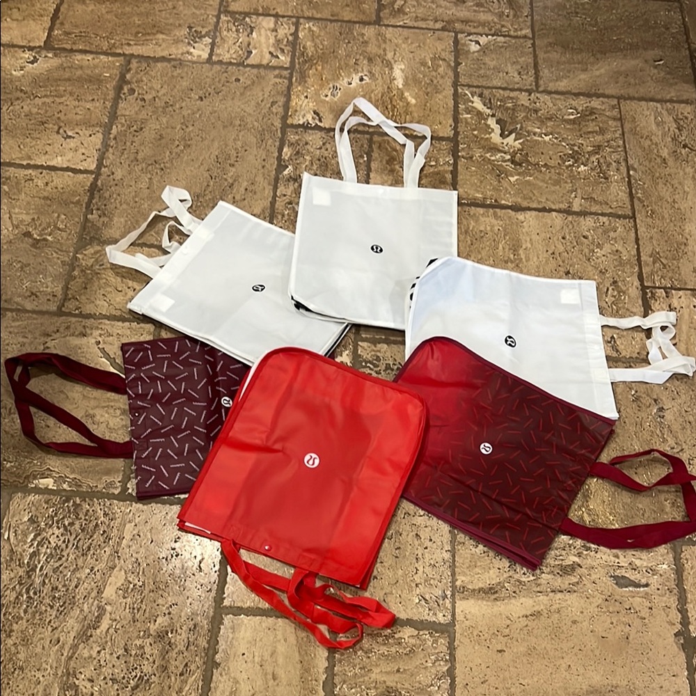 Lululemon reusable bags